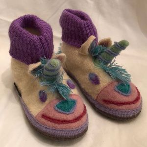 GUC Garnet Hill Unicorn Slippers